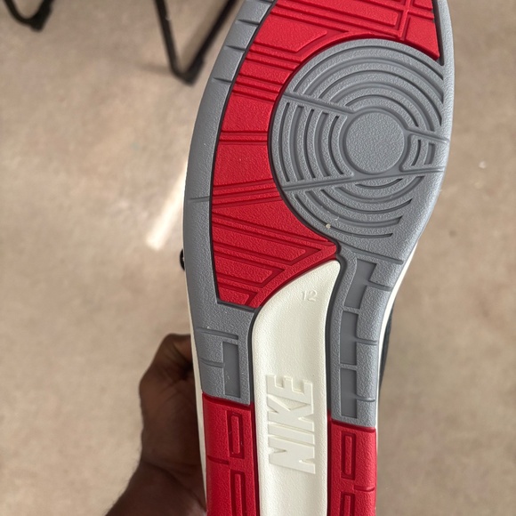 Brand new Retro air jordan 2 - Picture 3 of 5